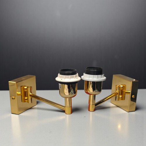 Pair dauphin brass - pair, wall