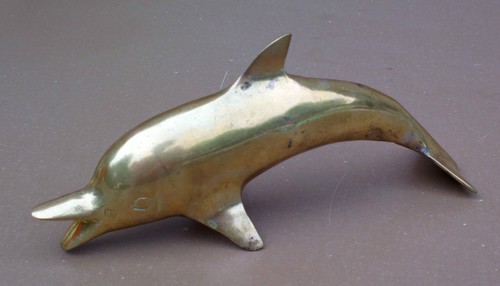 Dauphin laiton statuette